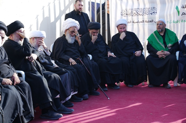 آية الله النجفي يشارك المؤمنين في زيارة الأربعين مشيا على الأقدام + الصور