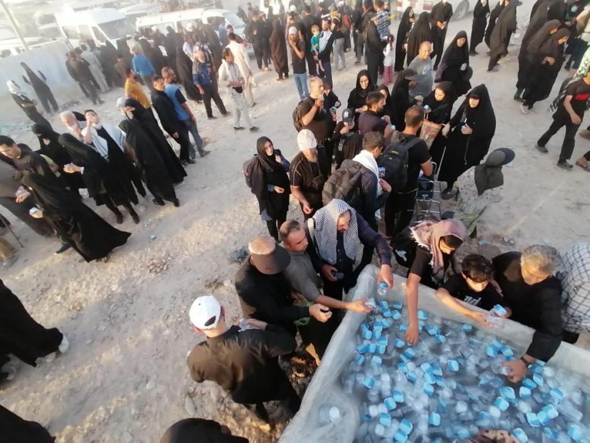 Al-Abbas Shrine sends large quantities of water to visitors of Imam al-Hadi, Imam al-Askari shrines