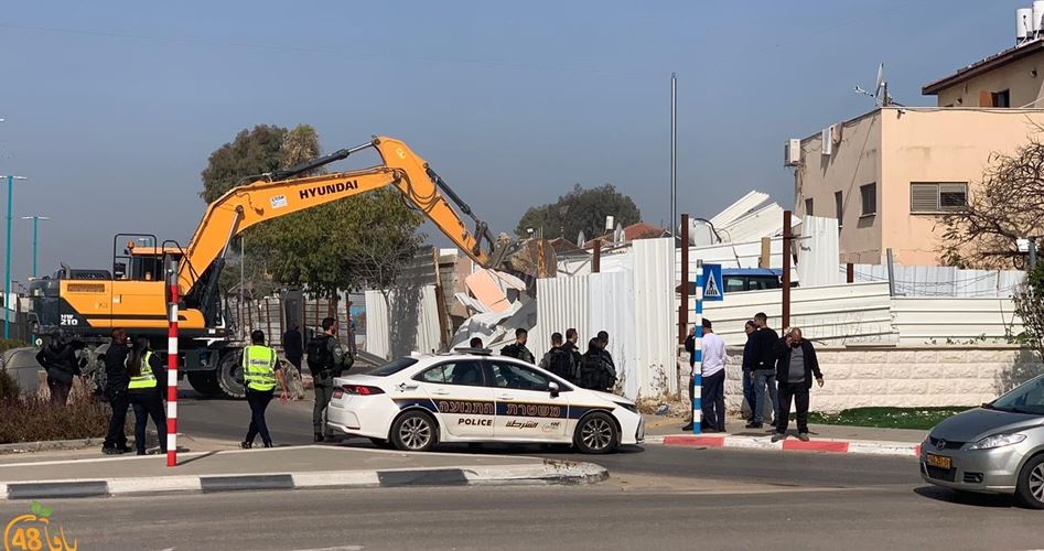 Israeli authorities raze two Palestinian homes in Lod City