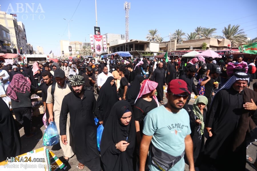 تقرير مصور / أفواج زوار أربعينية الإمام الحسين (ع) في مسيرات نحو كربلاء المقدسة