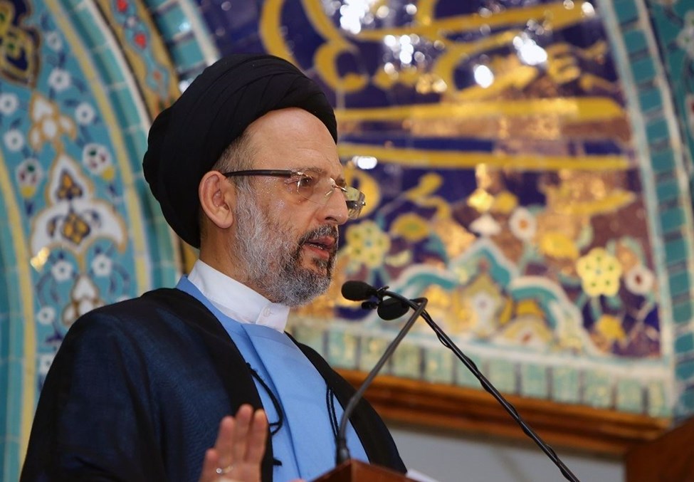 العلامة فضل الله الى طهران للمشاركة باجتماع المجمع العالمي لأهل البيت (ع)