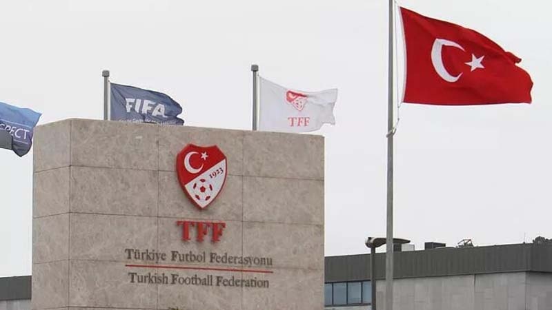 Түркијә футбол федерасијасына силаһлы һүҹум едилиб