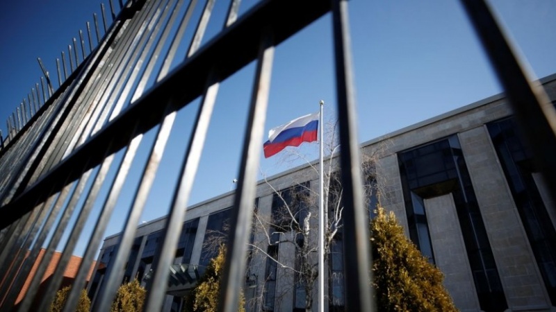 ロシア外務省がカナダ大使に抗議、「在オタワ大使館に火炎瓶」