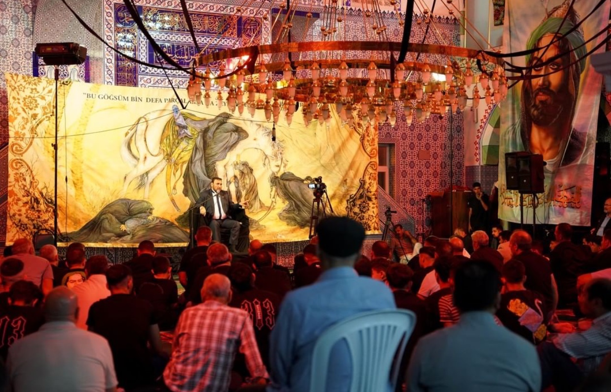 تقرير مصور / مجلس عزاء أربعينية الإمام الحسين (ع) في المؤسسة الزينبية بمدينة اسطنبول التركية
