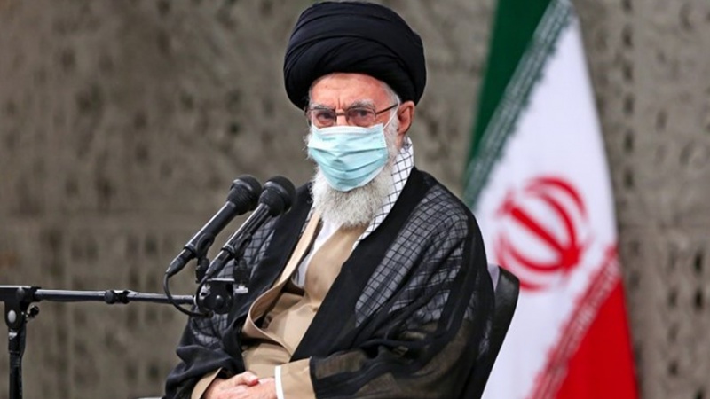 Ayatollah Khamenei: la verità sulla Sacra difesa deve essere raccontata ai giovani