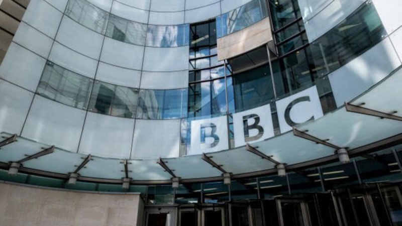 Британцы недовольны чрезмерной благосклонностью BBC к королевской семье