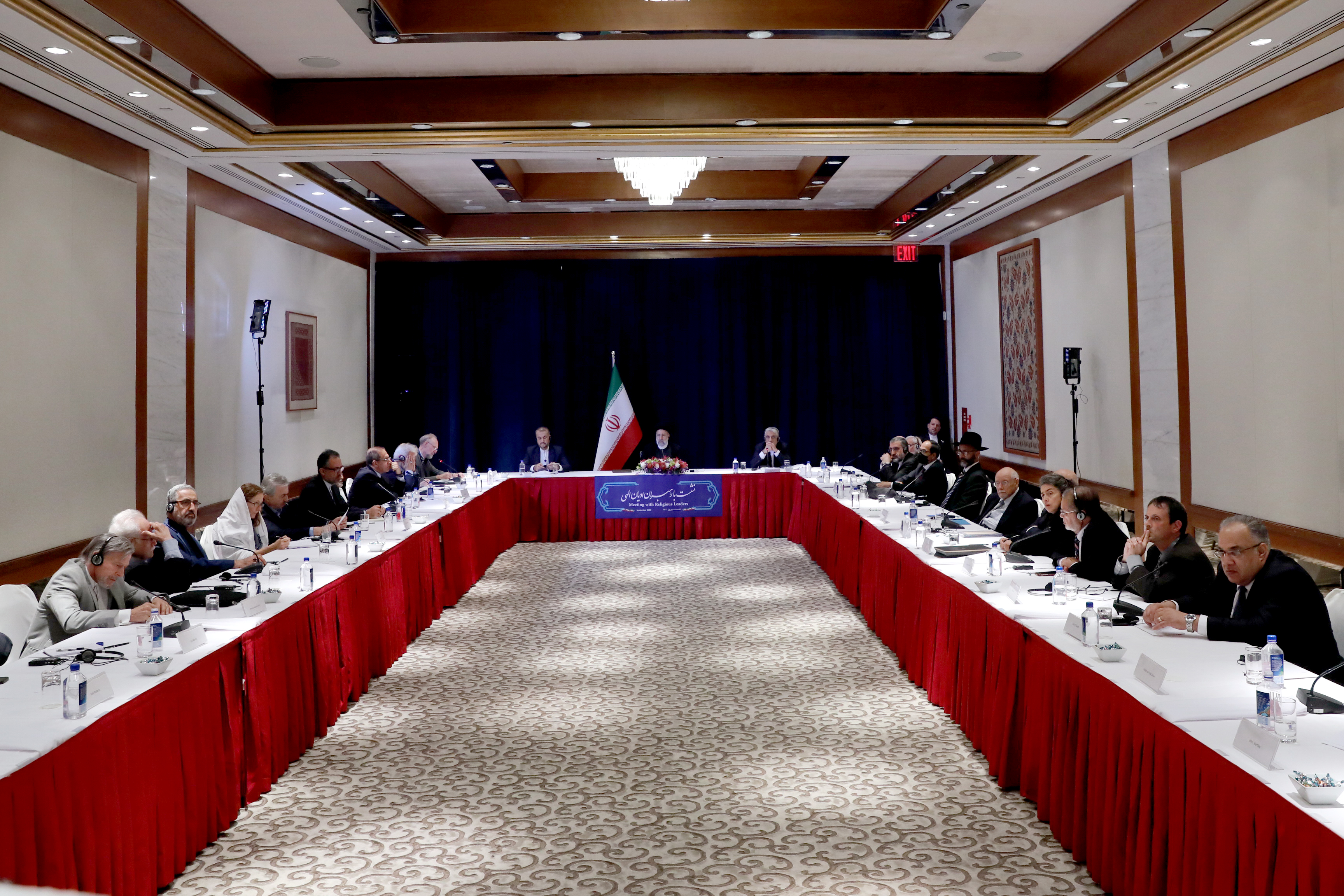 Ayatollah Raisi meet with religious leaders in New York