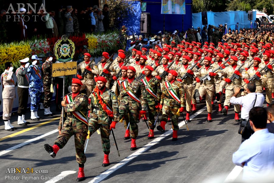 تقرير مصور / استعراض عسكري للقوات المسلحة الايرانية بمناسبة بداية اسبوع الدفاع المقدس في اصفهان