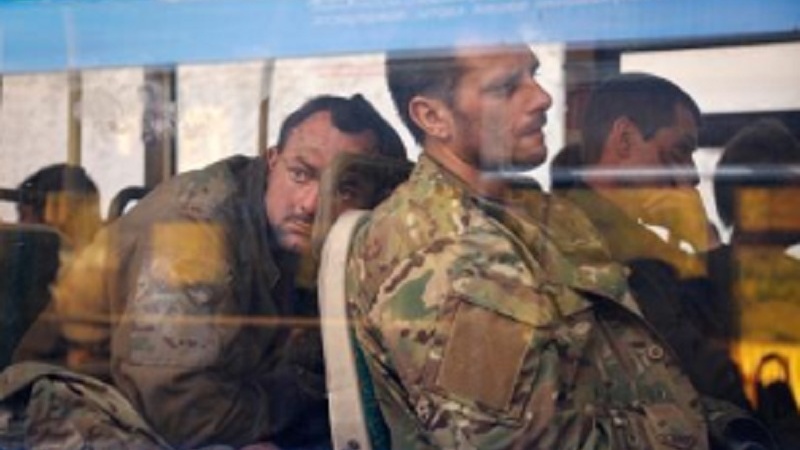 ロシアとウクライナが捕虜交換、開戦後最大の約300人