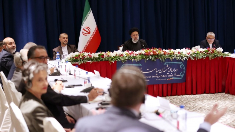 イラン大統領、「核合意の行き詰まりは、その原因を作った者の手で解かれるべき」