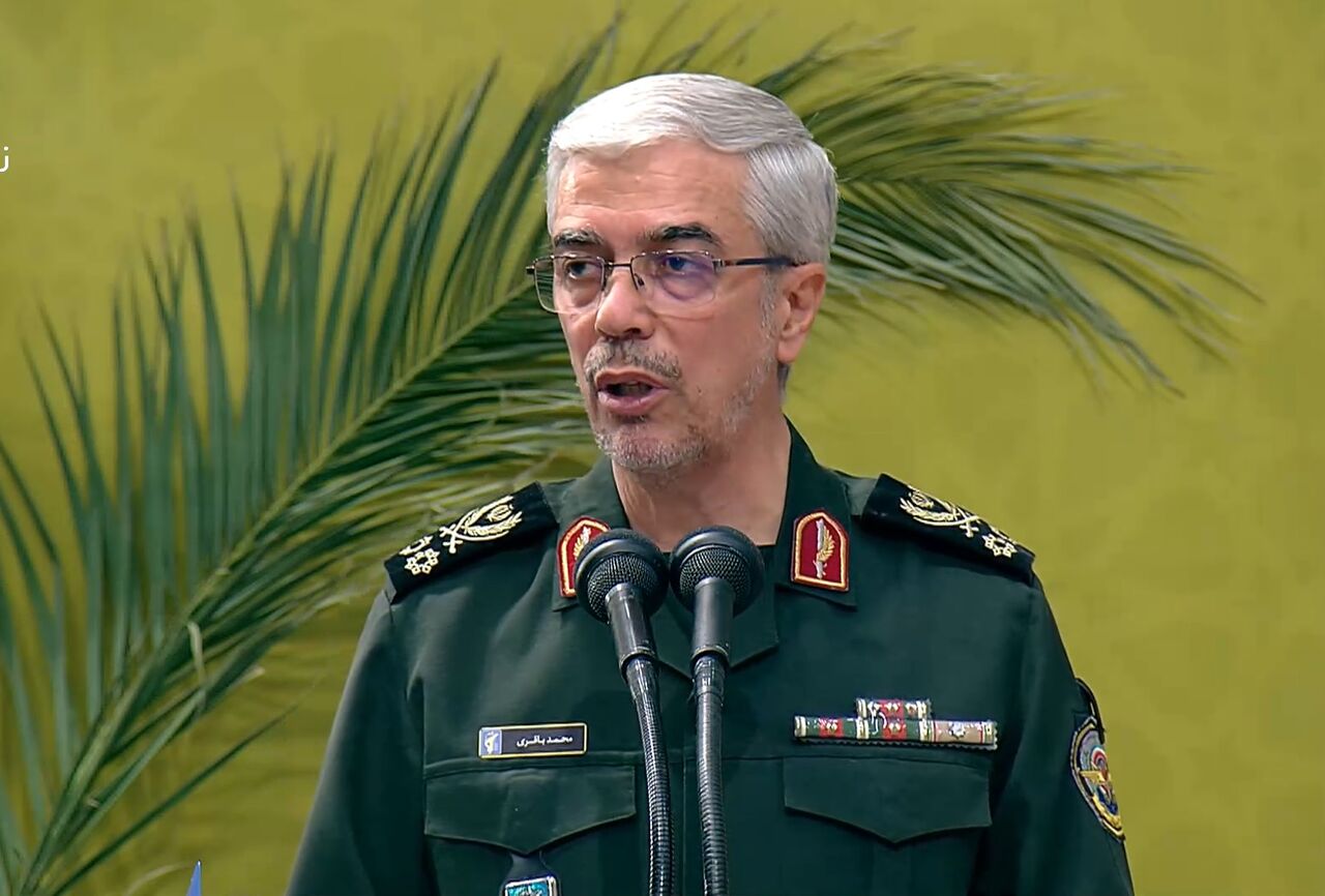 Major General Bagheri: ‘Knowledge-oriented, striving innovations only way out of existing challenges’