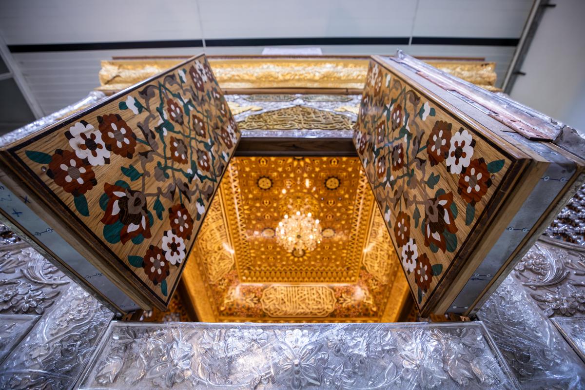 An invitation to attend ceremony of transferring Shrine's grid of Lady Zainab (+Photos)