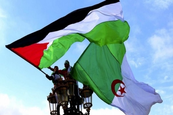 Falasdinu batu ne na kasa ga Aljeriya