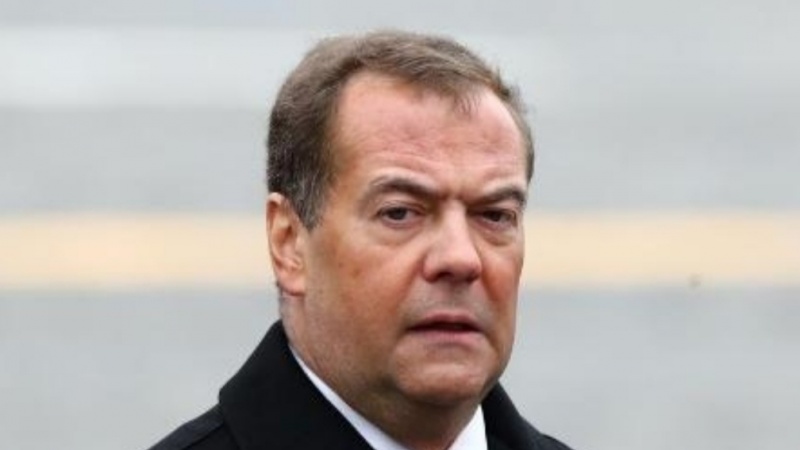 露メドベージェフ氏、「ロシアには核による自衛権あり」