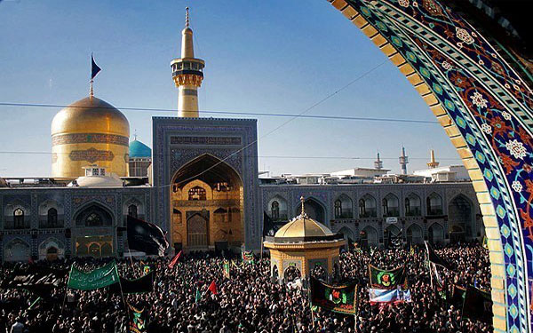 ملايين الزوار يقيمون العزاء في مشهد في ذكرى استشهاد الامام علي بن موسى الرضا (ع)