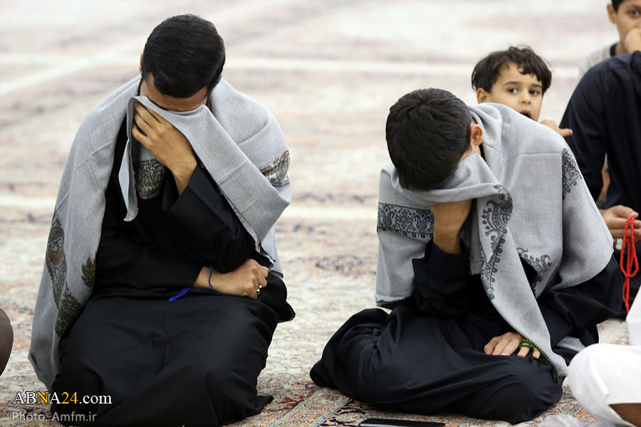 Фоторепортаж/Траурная церемония в конце месяца сафар на арабском и урду языках в городе Кум