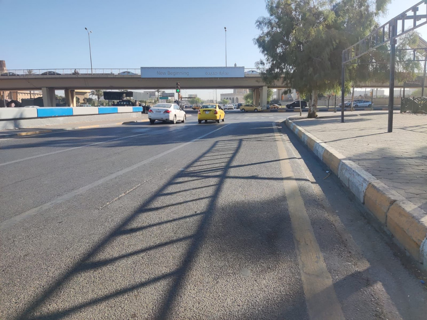 بغداد تشهد إجراءات مشددة واغلاق مداخلها وخروج اغلب الطرق عن الخدمة