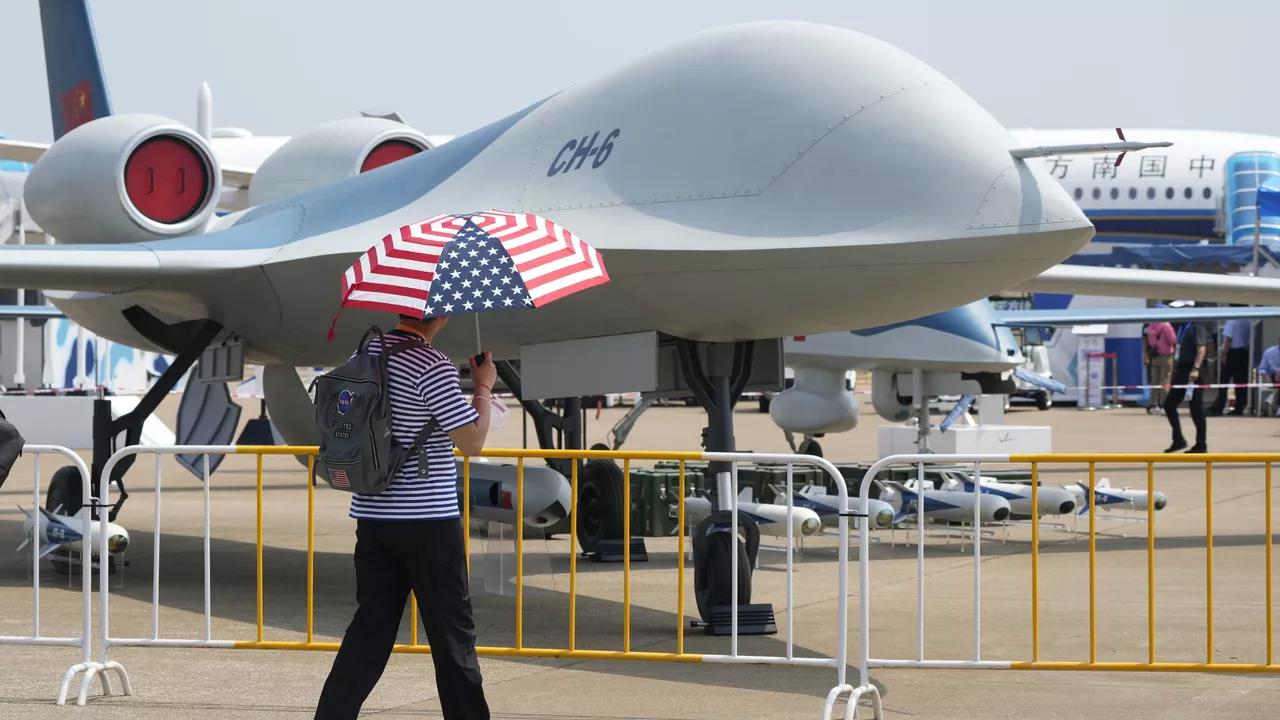 Irã apreende 2 drones marítimos dos EUA
