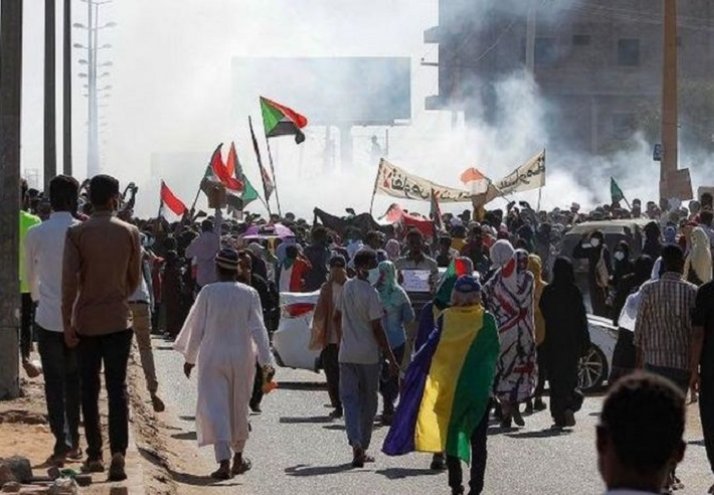 مظاهرات جديدة في السودان والأمن يواجهها بقنابل الغاز