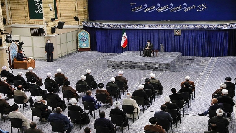 Алимәгамлы Рәһбәр: Ислам Республикасы једди башлы империализм әждаһасыны ҝери отуртду