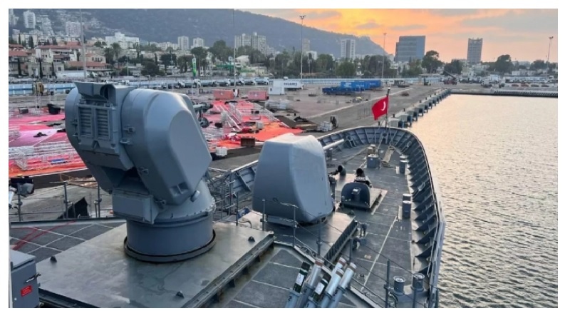 Türk savaş gemisi işgal altındaki sularda
