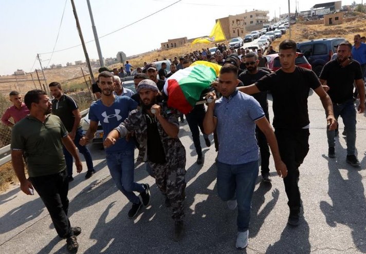 الفلسطينيون يشيعون الشهيد الأسير أبو محيميد في بيت لحم