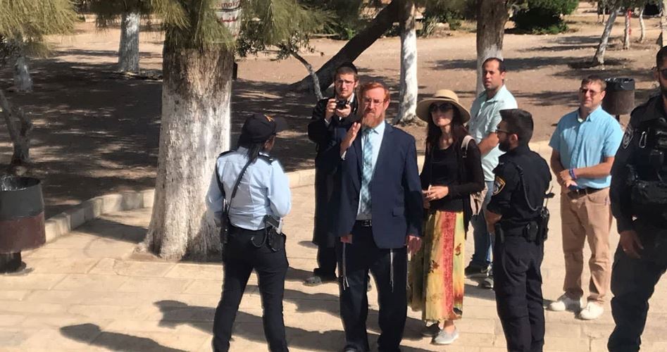 Over 130 settlers defile Aqsa Mosque under police guard