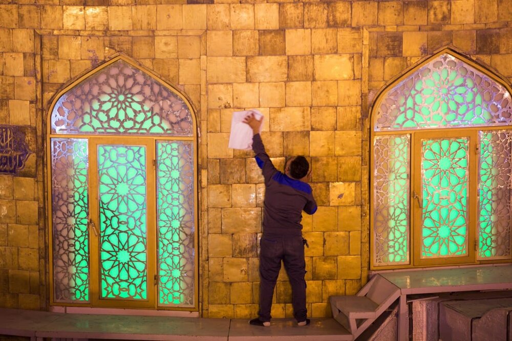 Видео/ Мойка купола усыпальницы Амира аль-Муминина Имама Али (мир ему)