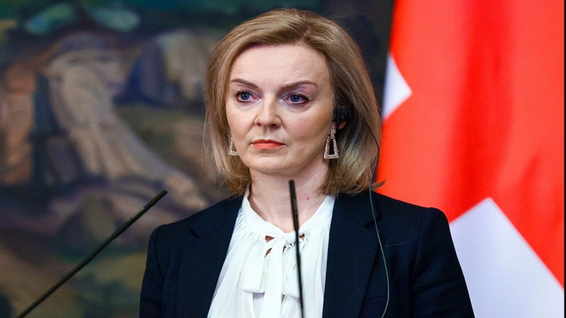 Лиз Трасс рәсмән Инҝилтәрәнин баш назири олуб