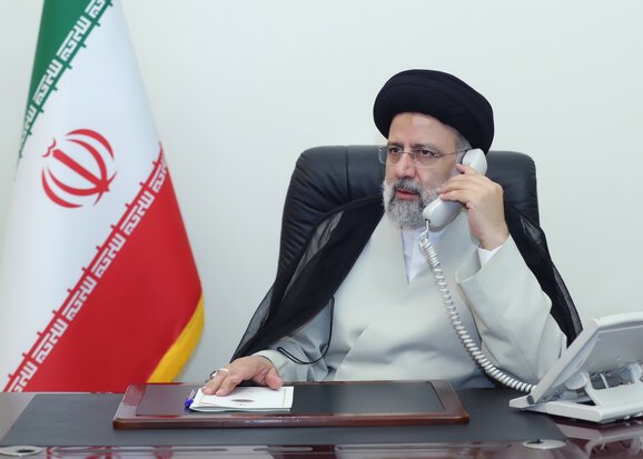 الرئيس الإيراني يوعز لوزير الداخلية بحل مشاكل زوار الأربعين وتقديم أفضل الخدمات لهم