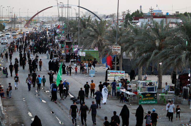 مدير بلدية كربلاء : (4240) عامل نظافة و(350) الية تشارك في خدمة زوار أربعينية الإمام الحسين (ع)