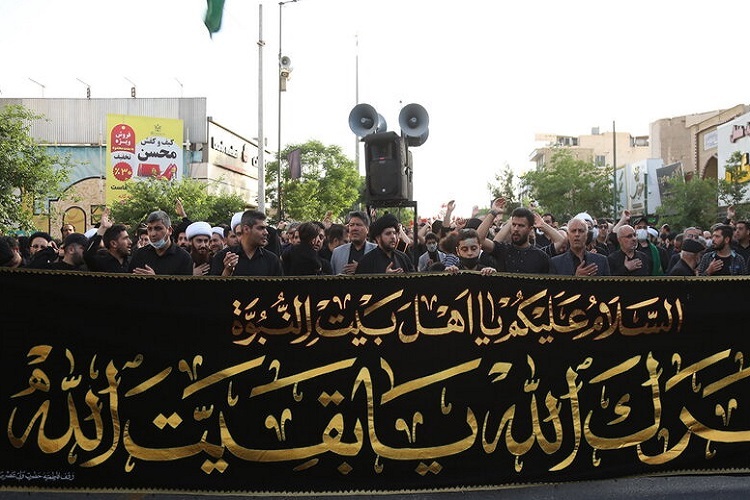 عزاداری شهادت امام علی(ع) با حضور آیت‌الله وحید خراسانی