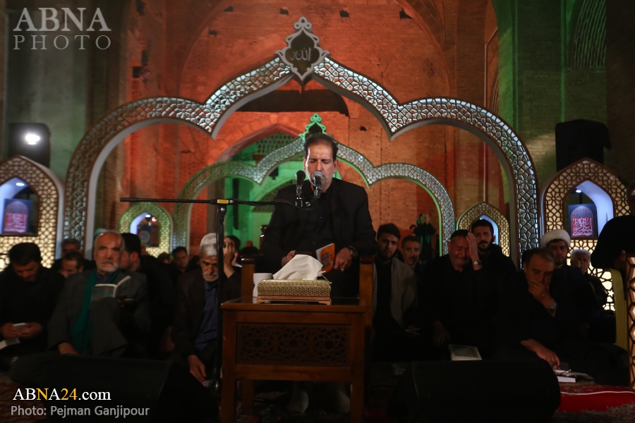 تقرير مصور / إحياء ليلة القدر الثالثة من شهر رمضان المبارك في مسجد"جامع" بمدينة اصفهان
