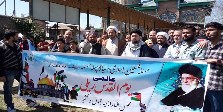 People of Srinagar stage World Quds Day rally