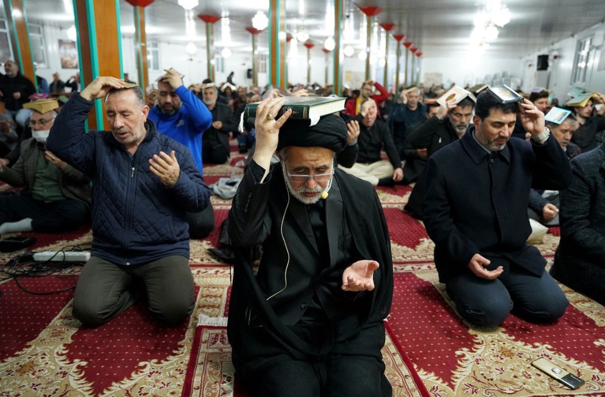  تقرير مصور / إحياء ليالي القدر ومجلس عزاء استشهاد امير المؤمنين(ع) في مدينة اسطنبول التركية