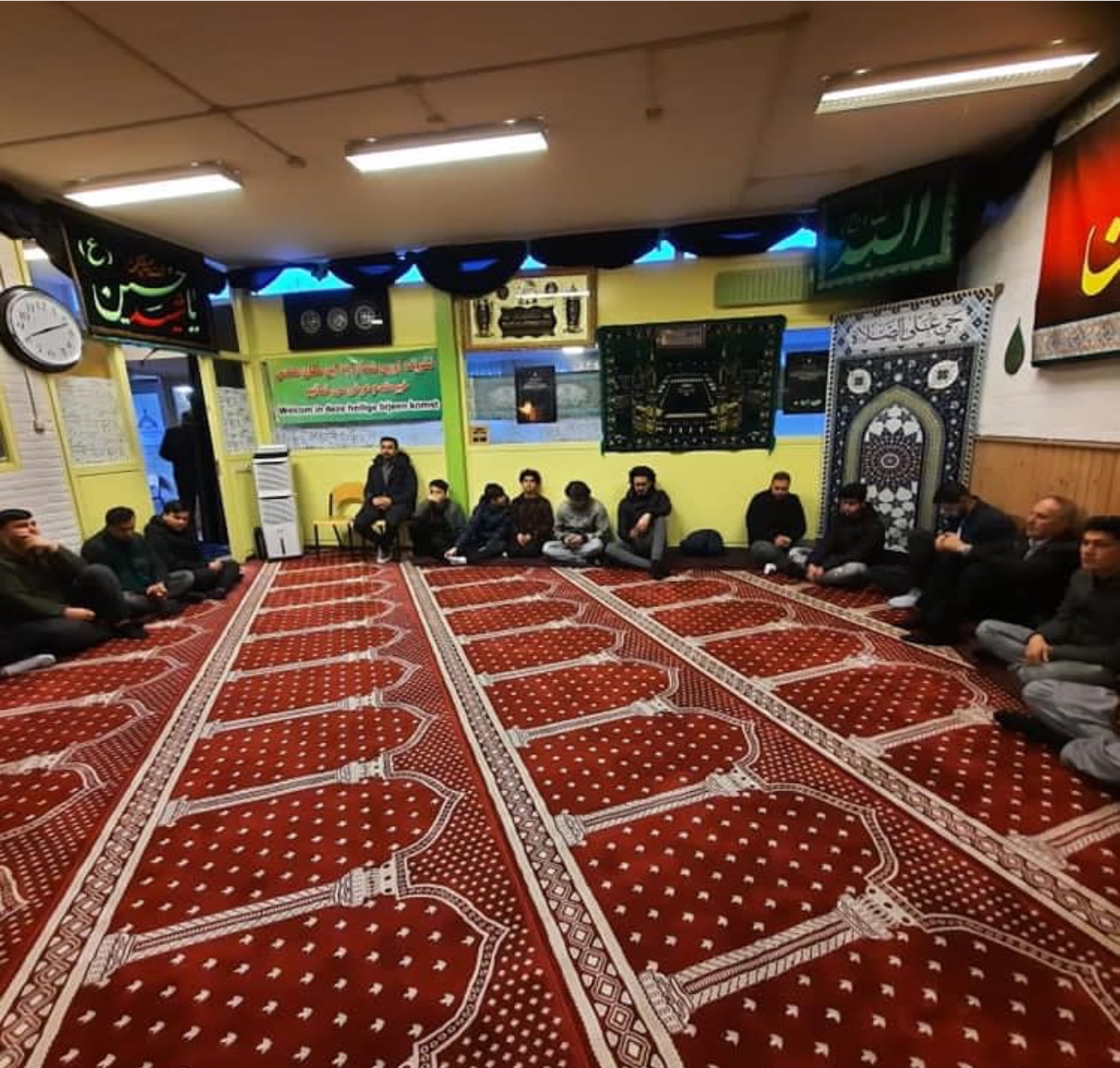 تقرير مصور / مجلس عزاء استشهاد امير المؤمنين (ع) وإحياء ليالي القدر في مدينة نايميخن الهولندية