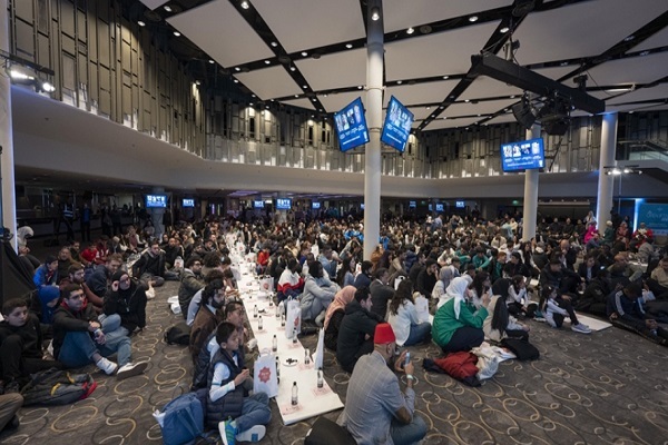 برپایی مراسم افطار عمومی در ورزشگاه «ومبلی» لندن