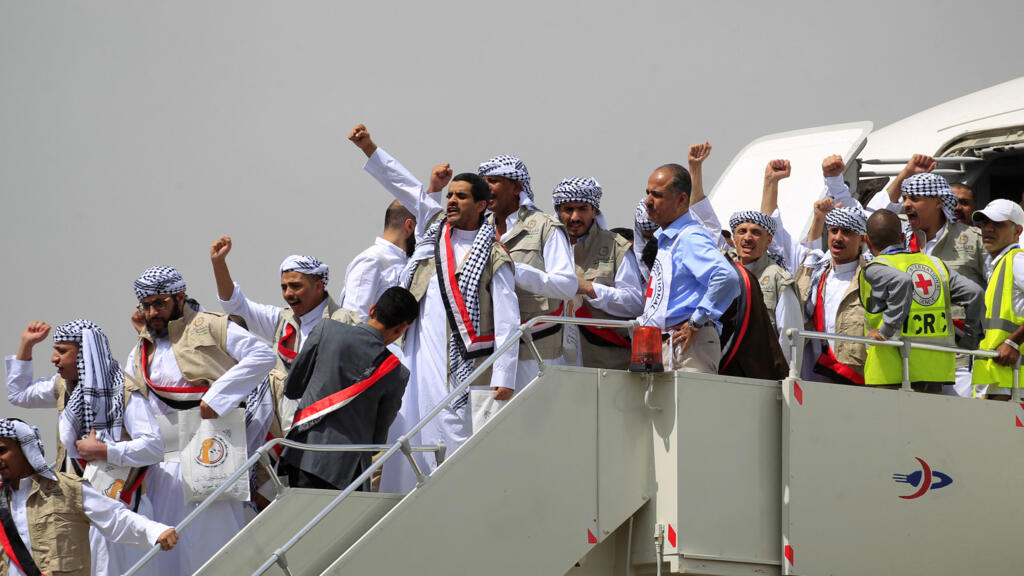 Over 100 Yemeni prisoners return to their country