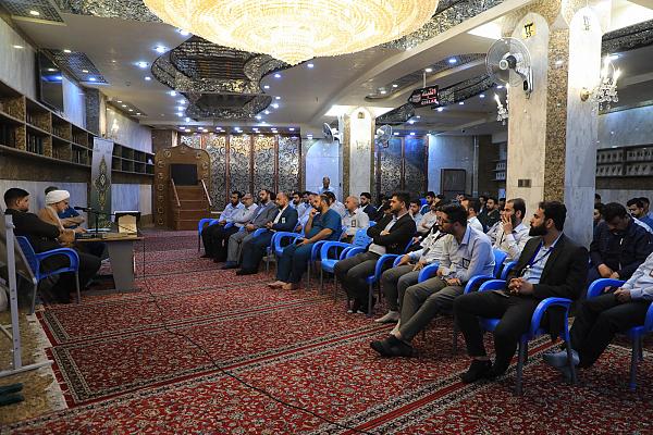 إقامة دورة حول خطّ المصحف الشريف وزخرفته