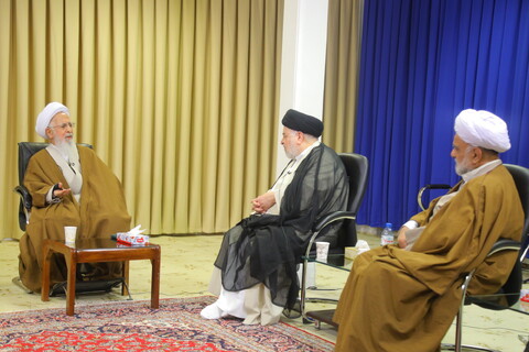 آیت الله جوادی آملی: حوزه وقتی زنده است که به قرآن برگردد