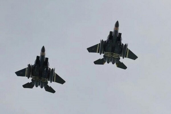 طيران صهيوني كثيف يجوب أجواء القطاع وتحذيرات بأخذ الحيطة والحذر