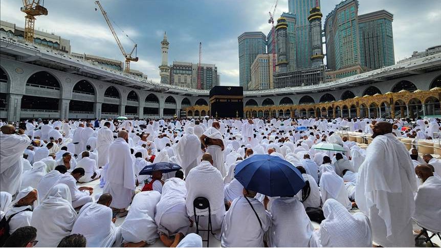 Stotine hiljada muslimana iz cijelog svijeta klanjalo bajram-namaz u haremu Kabe