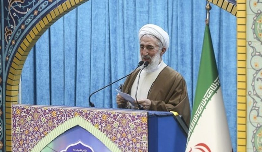خطيب جمعة طهران: الهيمنة الاميركية باتت تنهار يوما بعد آخر وتزداد ضعفا 