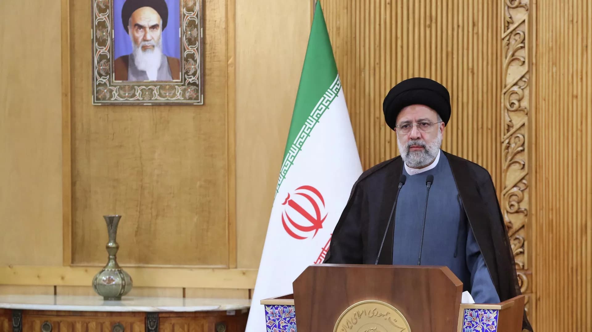 Presidente iraniano pede unidade muçulmana para combater as conspirações dos inimigos