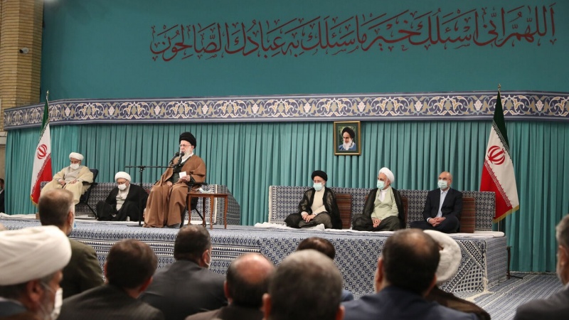 Rêberê mezin ê Înqilaba Îslamî: Roja îro stratejîya Cîhana Îslamê divê alîkarîya bo têkoşerên nav Fiilstînê da be