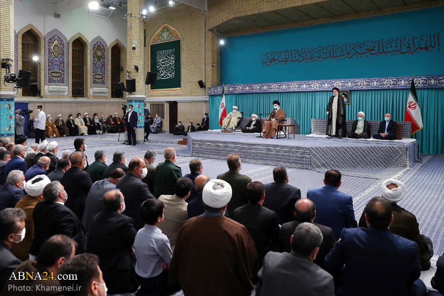 تقرير مصور / قائد الثورة الاسلامية يستقبل كبار المسؤولين وسفراء الدول الاسلامية بمناسبة عيد الفطر المبارك