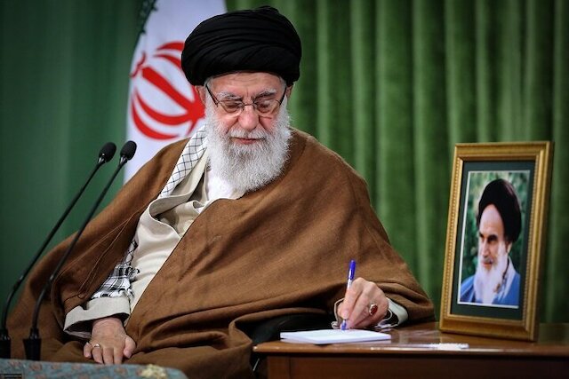 Imam Khamenei condoles passing of Iranian poet Abbas Baratipour