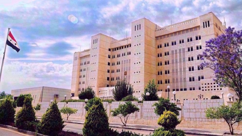 Syria condemns US plundering its oil, wealth