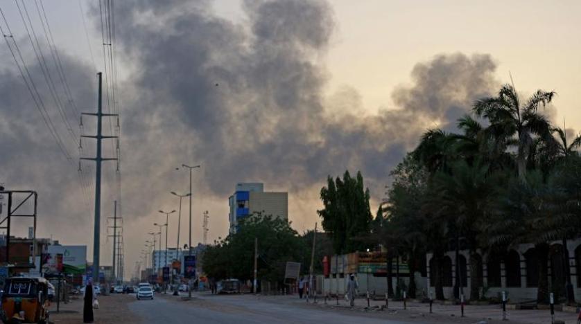 فرنسا تعلن إغلاق سفارتها.. وعمليات متواصلة لإجلاء الأجانب من السودان