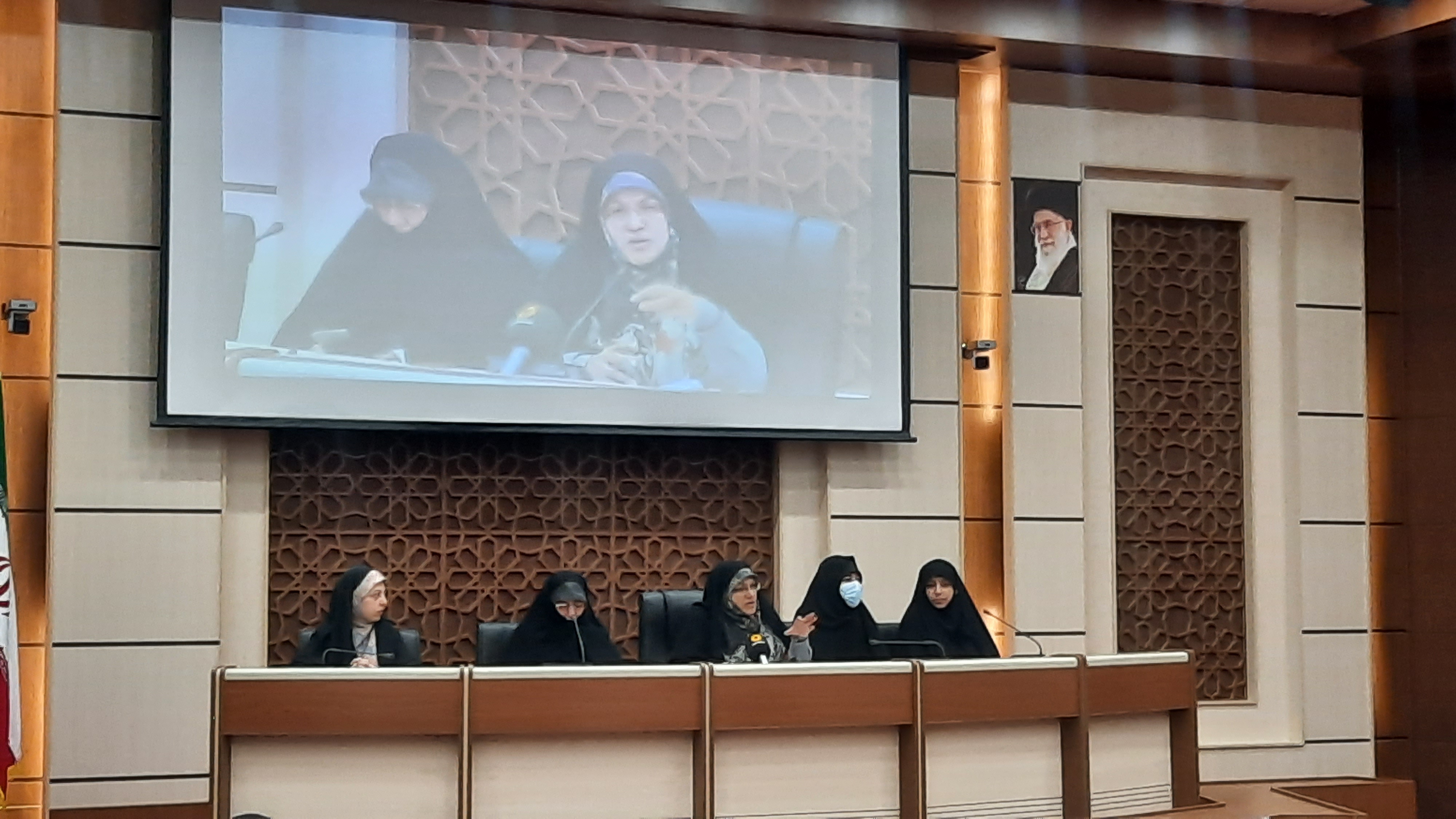 ویدیو/ نشست بانوان همایش بین المللی "قدس، قبله اول" 